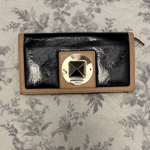 Kate Spade ♠️ Patent Leather Clutch Wallet